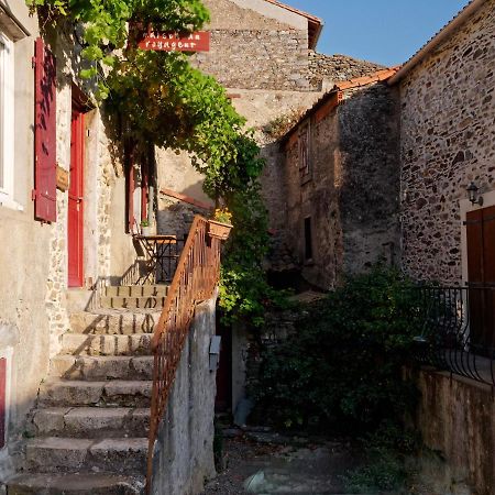 La Maison Du Voyageur Les Ilhes 外观 照片