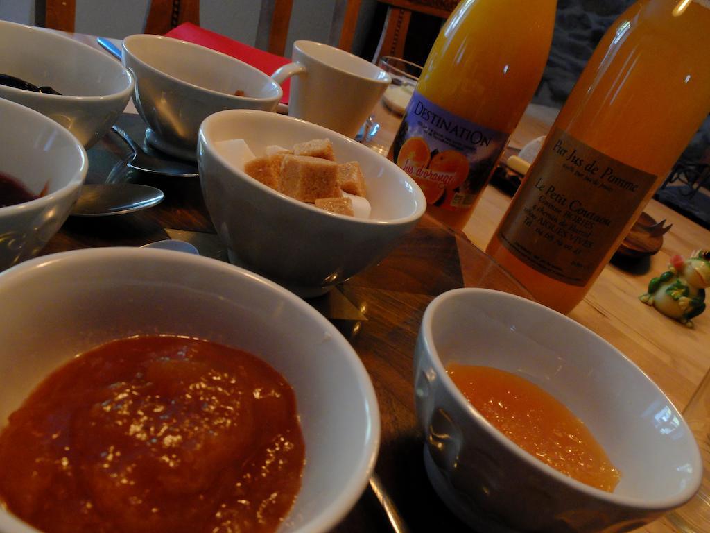 La Maison Du Voyageur Les Ilhes 外观 照片